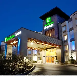 Holiday Inn Express & Suites Langley By Ihg