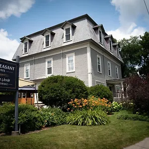 Le Pleasant Hotel