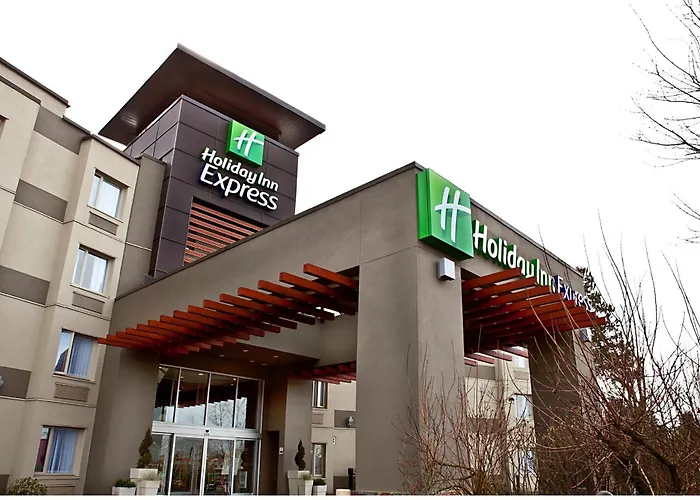 Holiday Inn Express & Suites Langley By Ihg