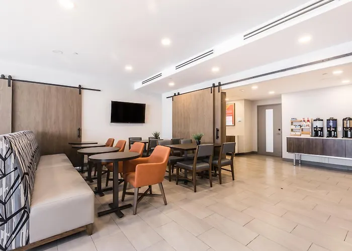 Holiday Inn Express Toronto-North York By Ihg