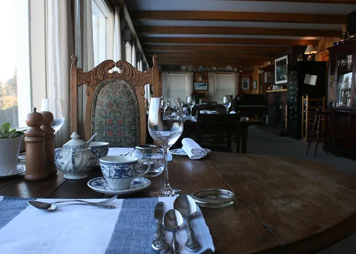 Amherst Shore Country Inn