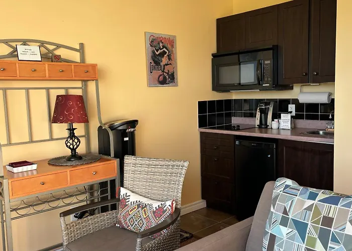 Seascape Coastal Retreat - 2 Adults Only - Hot Tub And Without Hot Tub Oceanfront Property