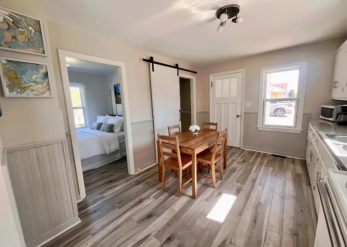 Alma Shore Lane Suites & Cottages