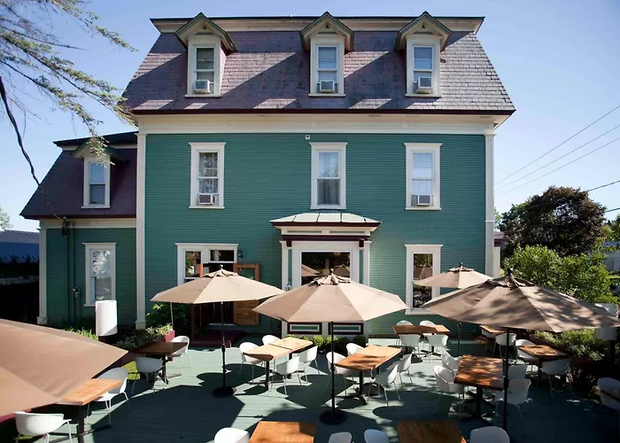 Le Pleasant Hotel